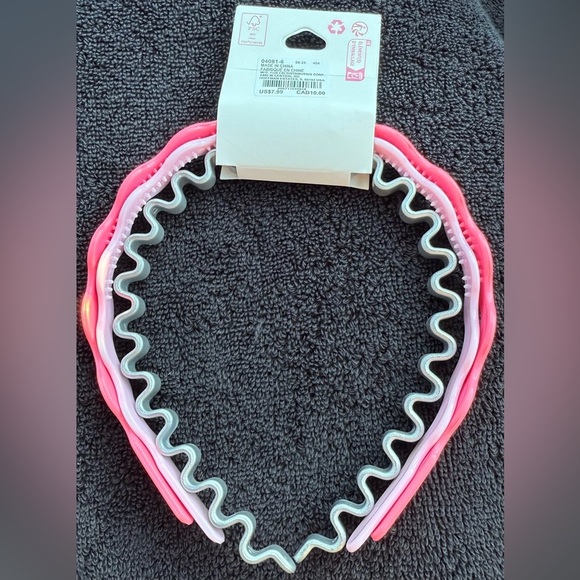 Claire’s Pink and Gray Wavy Headbands, Set of 3 - Picture 6 of 7
